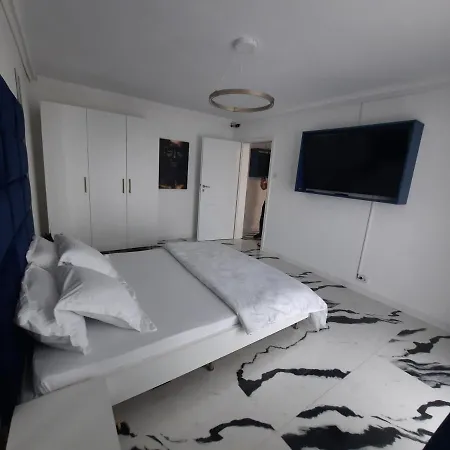 Flamingo Apartment1 Self Check-in Appartamento Craiova