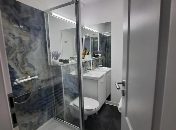 Апартаменты Flamingo Apartment1 Self Check-in *